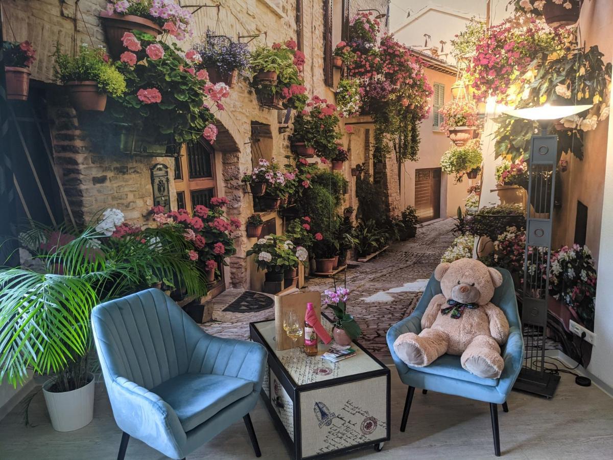 Готель Cafe & Mehr Halle  Екстер'єр фото